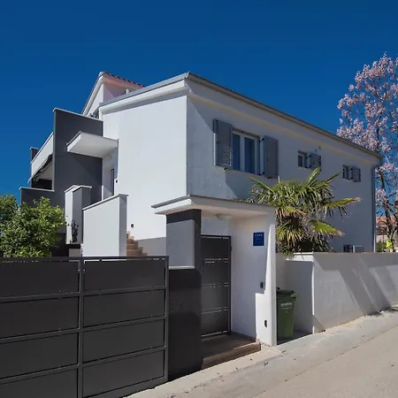 With Parking Space - 26948 Apartment *